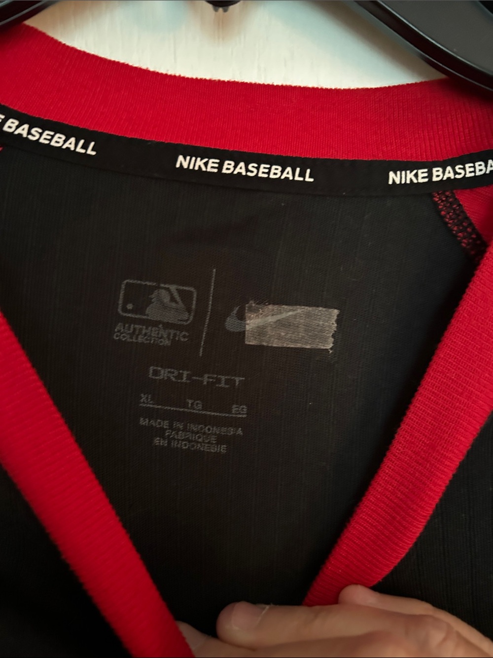 Nike Black and Red Cincinnati Reds Long-Sleeve Raglan Shirt - Picture 4 of 4